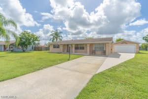 106 Kerr Cir, Lehigh Acres, FL 33936, Sold 08/19/22