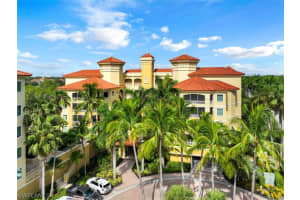 2728 Tiburon Blvd E, Naples, FL 34109, Sold 08/19/22