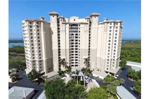 1001 Arbor Lake Dr, Naples, FL 34110, Sold 11/01/22
