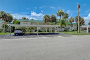 1715 Golf Club Dr, North Fort Myers, FL 33903, Sold 11/03/22