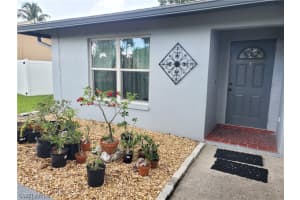 867 Hofstra Dr, Fort Myers, FL 33919, Sold 08/19/22