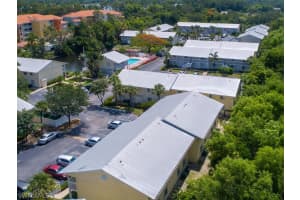 4629 Bayshore Dr, Naples, FL 34112, Sold 08/30/22