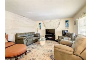 4605 Bayshore Dr, Naples, FL 34112, Sold 10/07/22