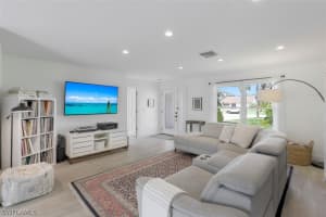 1010 Nottingham Dr, Naples, FL 34109, Sold 10/21/22