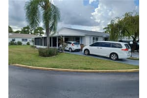 32 Pinewood Blvd, Lehigh Acres, FL 33936, Sold 08/30/22