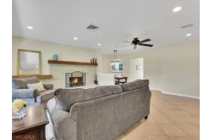 569 Val Mar Dr, Fort Myers, FL 33919, Sold 08/19/22
