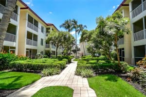 221 9th St S, Naples, FL 34102, Sold 11/22/22