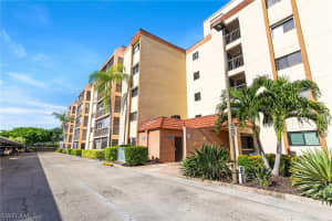 2121 Collier Ave APT 215, Fort Myers, FL 33901, Sold 09/23/22