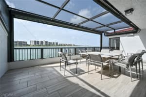 406 La Peninsula Blvd, Naples, FL 34113, Sold 10/31/22