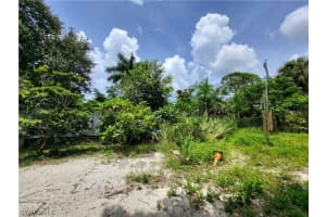 2641 Holly Avenue, Naples, FL 34112 - MLS#222062265