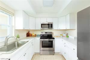 5467 Rattlesnake Hammock Rd, Naples, FL 34113, Sold 01/06/23