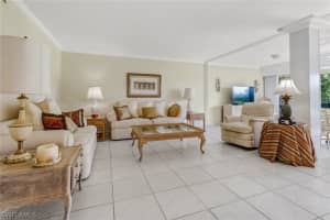 103 Clubhouse Dr, Naples, FL 34105, Sold 11/30/22