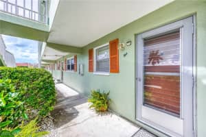 200 Valley Stream Dr, Naples, FL 34113, Sold 11/01/22