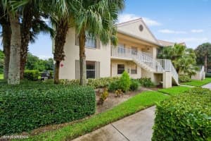 321 Robin Hood Cir, Naples, FL 34104, Sold 11/04/22
