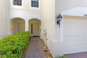 1144 Oxford Ln, Naples, FL 34105, Sold 12/07/22