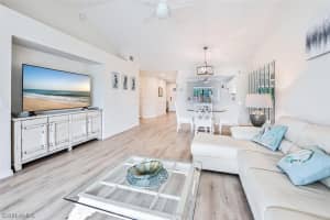 515 Gabriel Circle, Naples, FL 34104 - MLS#222068487