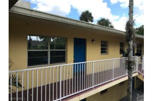 4290 Gulfstream Dr APT 19, Naples, FL 34112, Sold 10/10/22
