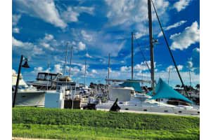 302 Newport Dr, Naples, FL 34114, Sold 10/14/22