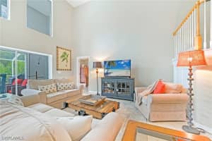 226 Sabal Lake Dr, Naples, FL 34104, Sold 11/17/22