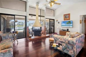2352 Pinewoods Cir, Naples, FL 34105, Sold 11/15/22