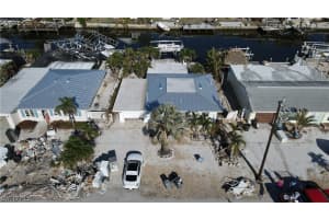 125 Albatross St, Fort Myers Beach, FL 33931, Sold 01/06/23