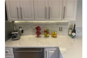 321 Robin Hood Cir Unit 204, Naples, FL 34104, Sold 02/07/23