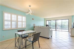 700 Valley Stream Dr, Naples, FL 34113, Sold 12/19/22