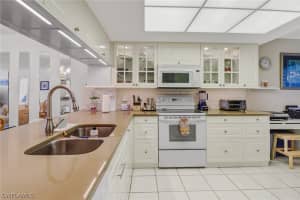 400 Fox Haven Dr, Naples, FL 34104, Sold 12/29/22