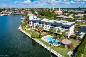 848 W Elkcam Cir, Marco Island, FL 34145, Sold 01/16/23