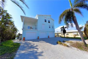 26 Palmview Blvd, Fort Myers Beach, FL 33931, Sold 01/03/23