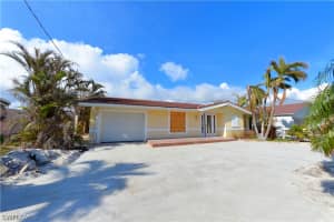 105 Albatross St, Fort Myers Beach, FL 33931, Sold 02/16/23