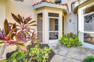 357 Robin Hood Cir, Naples, FL 34104, Sold 01/12/23