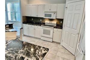 929 Carrick Bend Cir, Naples, FL 34110, Sold 12/16/22