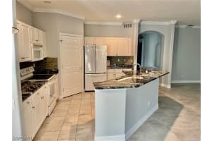 929 Carrick Bend Cir, Naples, FL 34110, Sold 12/16/22