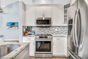 14927 Sterling Oaks Dr, Naples, FL 34110, Sold 05/31/23