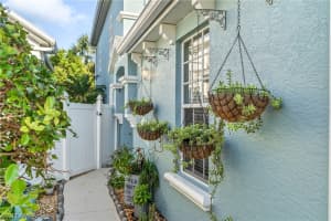14927 Sterling Oaks Dr, Naples, FL 34110, Sold 05/31/23