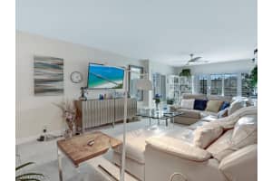 2264 Winkler Ave, Fort Myers, FL 33901, Sold 01/27/23