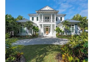 225 4th Avenue, Naples, FL 34102 - MLS#222087749