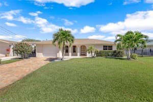 207 6th St, Bonita Springs, FL 34134, Sold 01/13/23