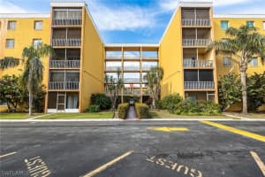 2366 E Mall Dr APT 213, Fort Myers, FL 33901, Sold 01/17/23