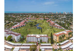 29 High Point Cir E, Naples, FL 34103, Sold 04/06/23