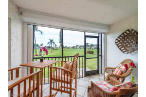 29 High Point Cir E, Naples, FL 34103, Sold 04/06/23