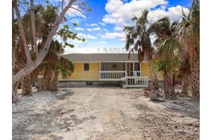 4044 Coquina Dr, Sanibel, FL 33957, Sold 01/30/23