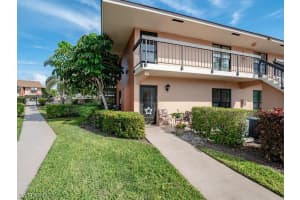 35 Greenbrier St, Marco Island, FL 34145, Sold 03/31/23
