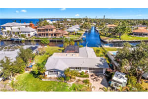 533 Bayside Dr, Fort Myers, FL 33919, Sold 02/21/23