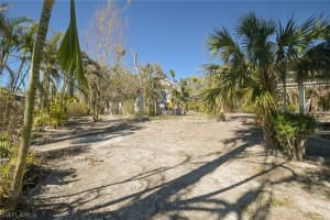 8100 Lagoon Rd, Fort Myers Beach, FL 33931, Sold 02/13/23