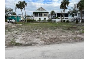 156 Mandalay Rd, Fort Myers Beach, FL 33931, Sold 01/30/25