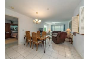 401 Courtside Dr, Naples, FL 34105, Sold 05/02/23