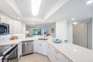 781 Wiggins Lake Dr, Naples, FL 34110, Sold 03/14/23