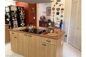 542 Countryside Dr, Naples, FL 34104, Sold 04/18/23